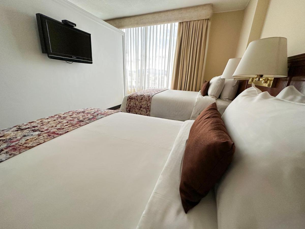 La Quinta By Wyndham Quito Hotel Buitenkant foto