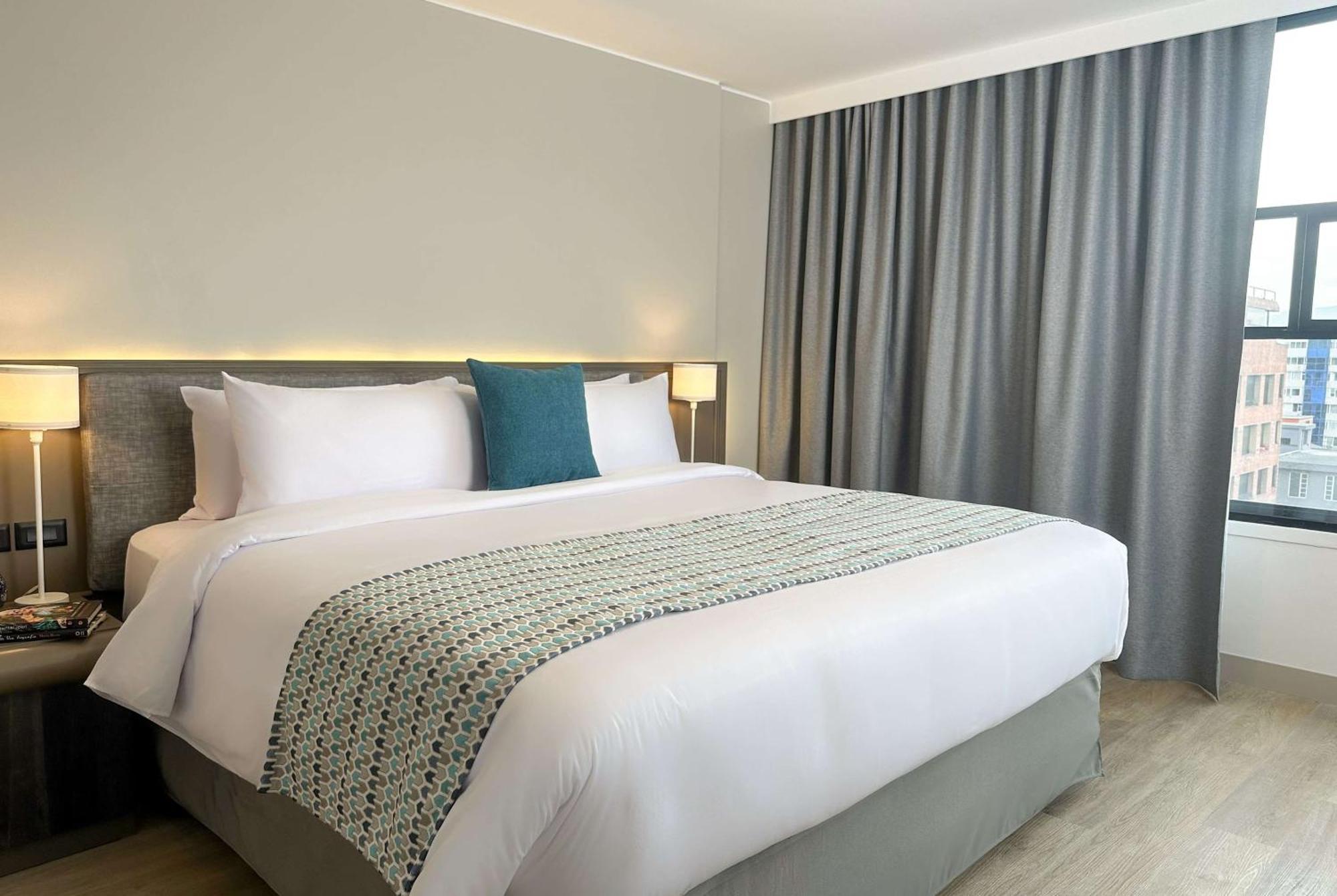 La Quinta By Wyndham Quito Hotel Buitenkant foto
