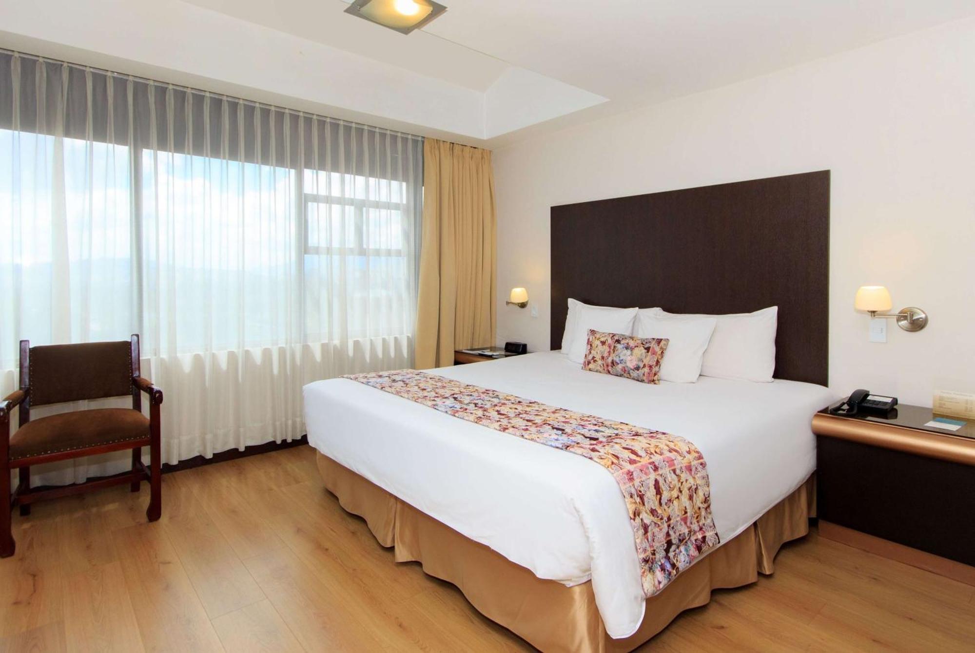 La Quinta By Wyndham Quito Hotel Buitenkant foto